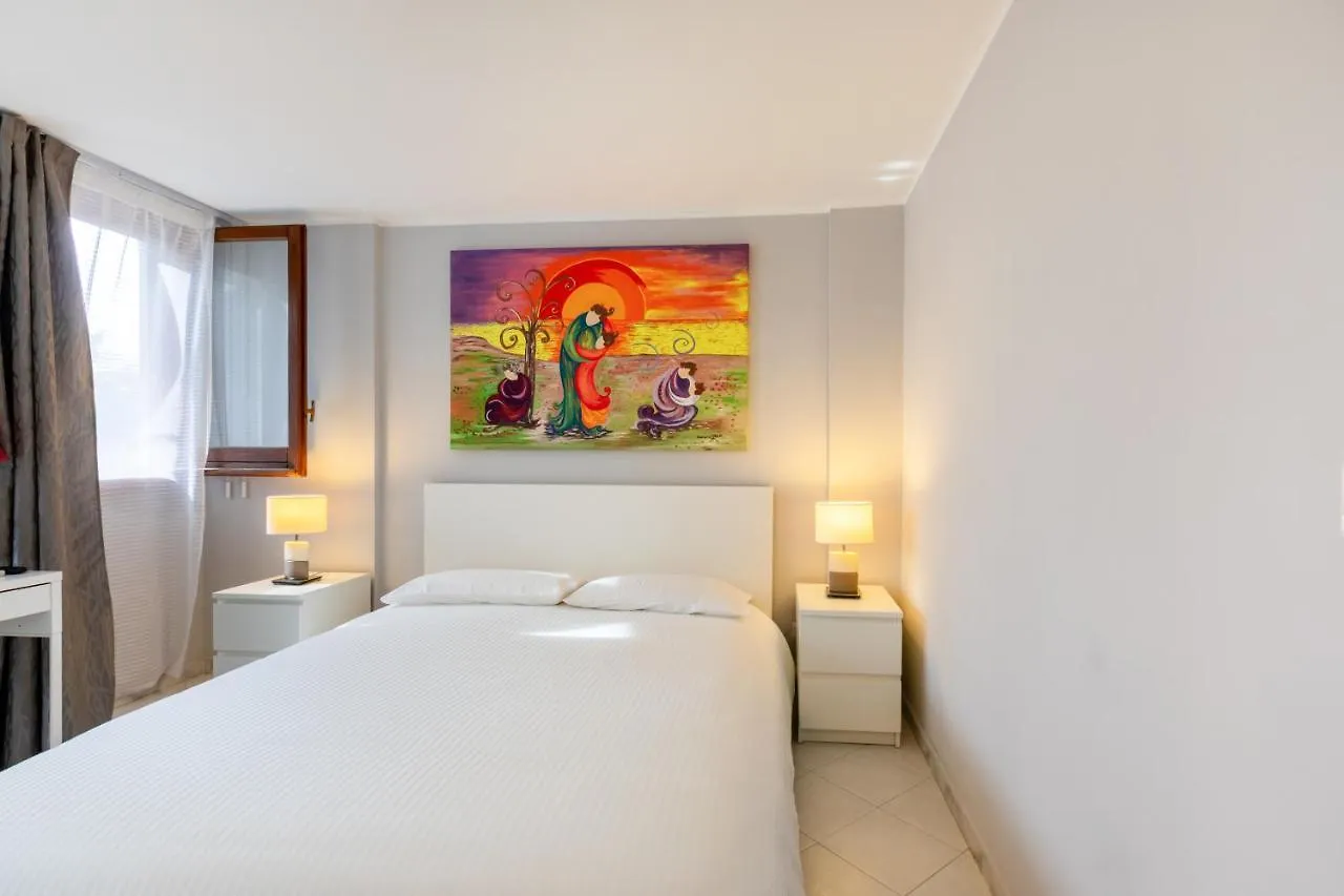 Palazzo Reale Cozy And Bright Apartment Palermo 0*,  Italia